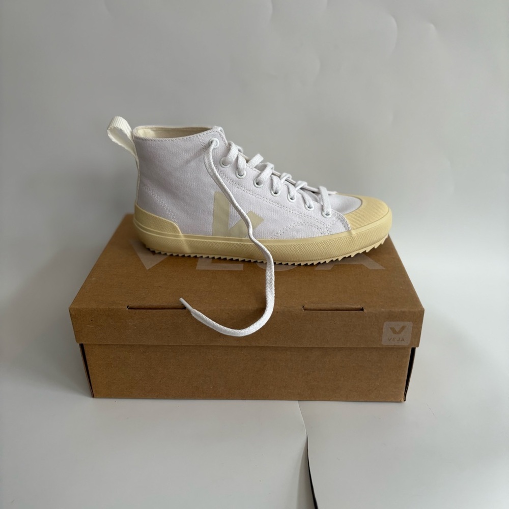 NIB Veja Nova HT Sneakers Canvas White Butter Sole Size 7 - Picture 3 of 8